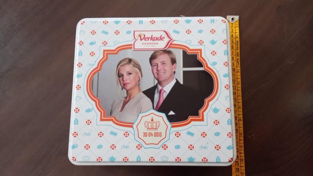 Willem Alexander en Maxima koekblik, Ophalen