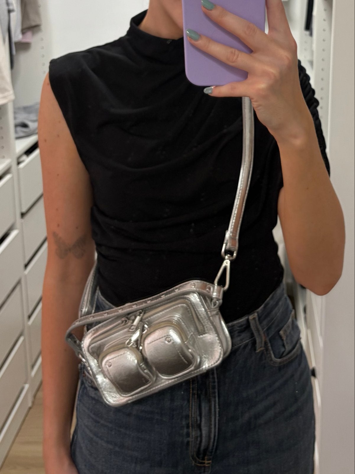 Nunoo Helena Recycled Cool Silver Schoudertasje, Sieraden, Tassen en Uiterlijk, Tassen | Damestassen, Ophalen of Verzenden, Gebruikt