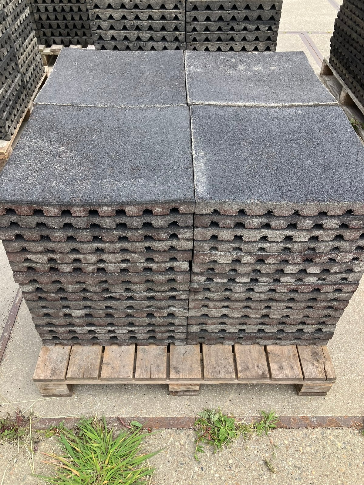 60 vochtdoorlatende rubberen tegels 50x50x4cm, Tuin en Terras, Tegels en Klinkers, Gebruikt, Overige typen, Rubber, 10 m² of meer