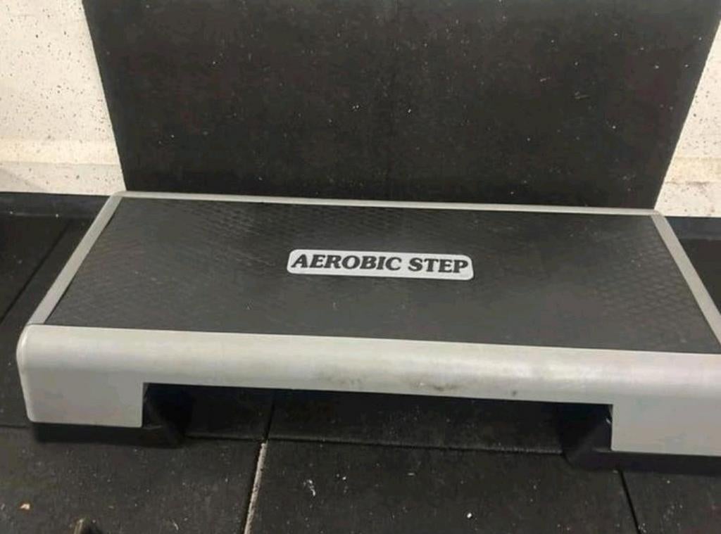 Aerobic Stepbank, Sport en Fitness, Fitnessmaterialen, Ophalen, Benen, ., Zo goed als nieuw