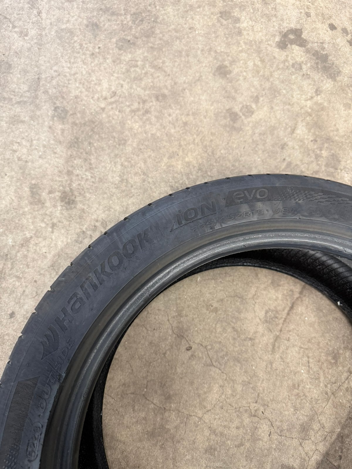 Hankook ion EVO 235/45R18, Ophalen