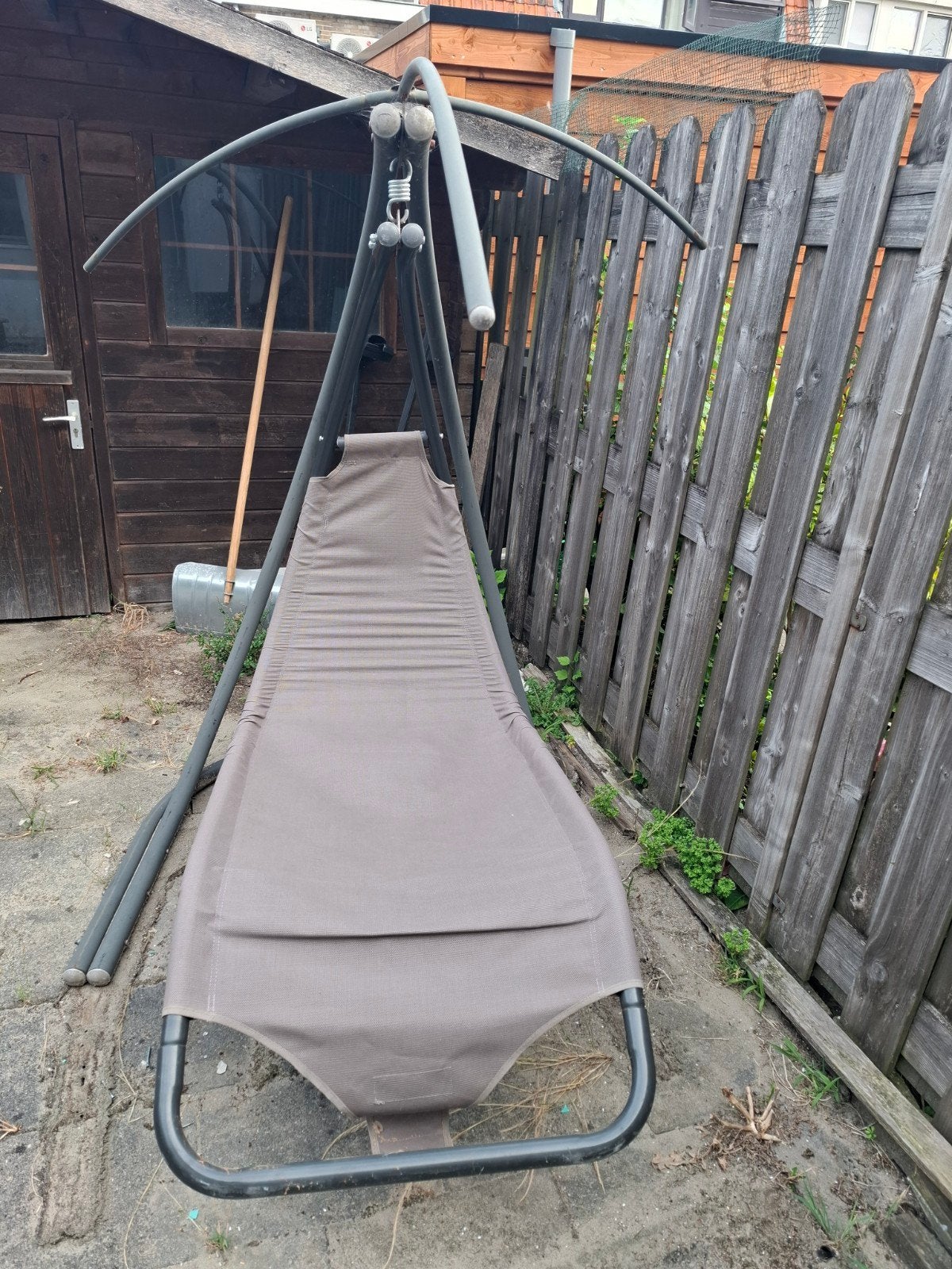 Comfortabele hangstoel/ligstoel voor buiten, Ophalen