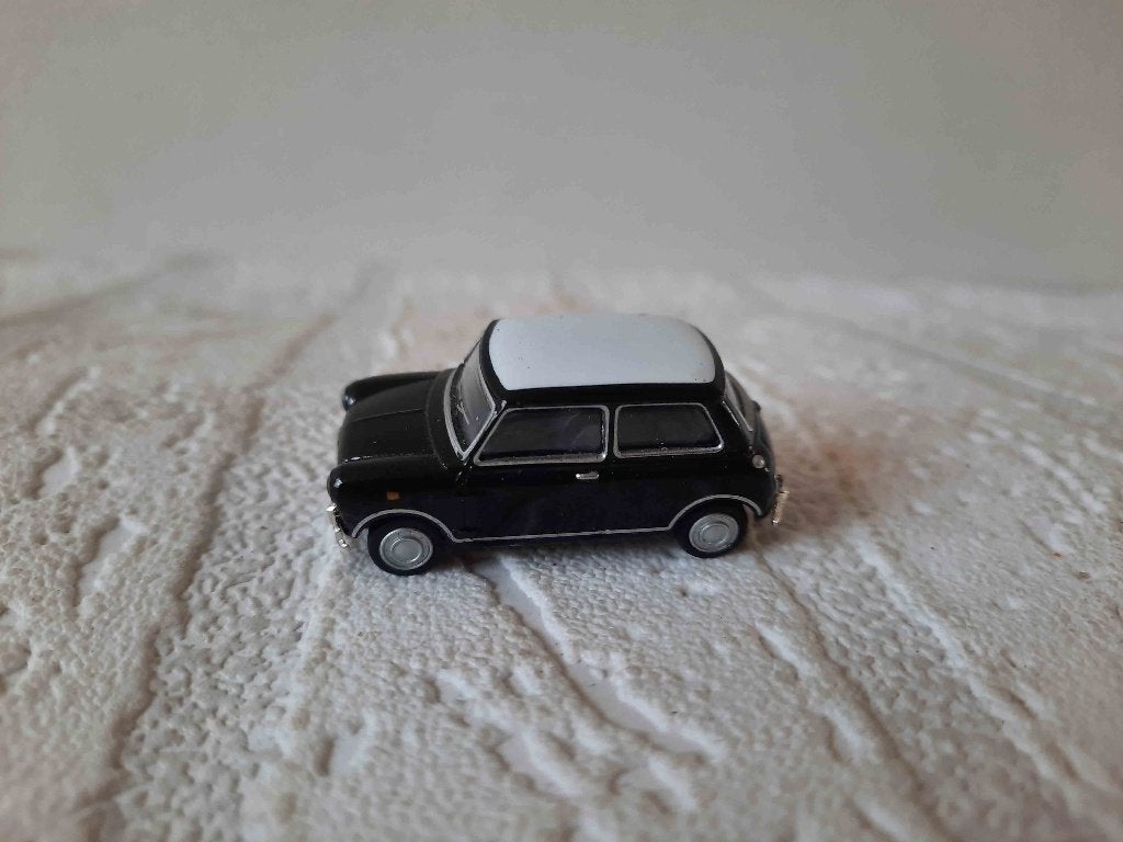 Austin Mini Cooper 1:72 Cararama Zwart - Modelauto, Ophalen of Verzenden, Zo goed als nieuw, Auto