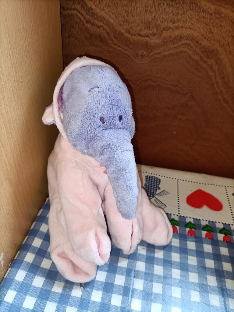 Lollifant knuffel met roze pak.Paarse olifant Winnie de pooh, Kinderen en Baby's, Speelgoed | Knuffels en Pluche, Ophalen of Verzenden