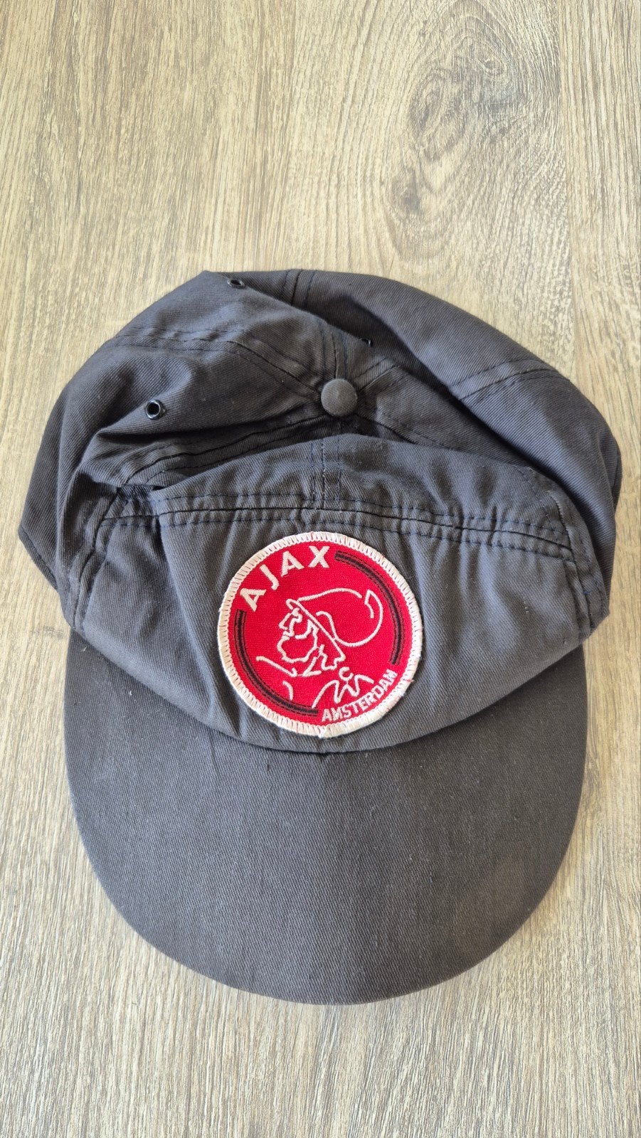 Te koop Ajax pet oud logo met twee Ajax golfballen.., Kinderen en Baby's, Kinderkleding | Petten en Hoeden, Ophalen of Verzenden