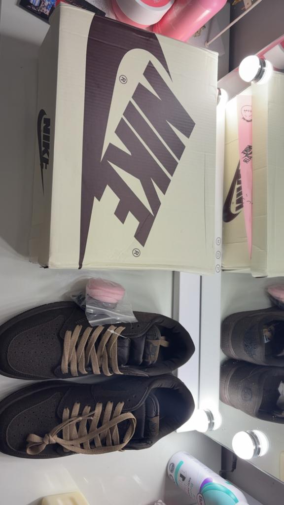 Travis Scott Brown sneakers maat 42, Ophalen of Verzenden, Nieuw, Bruin, Sneakers of Gympen