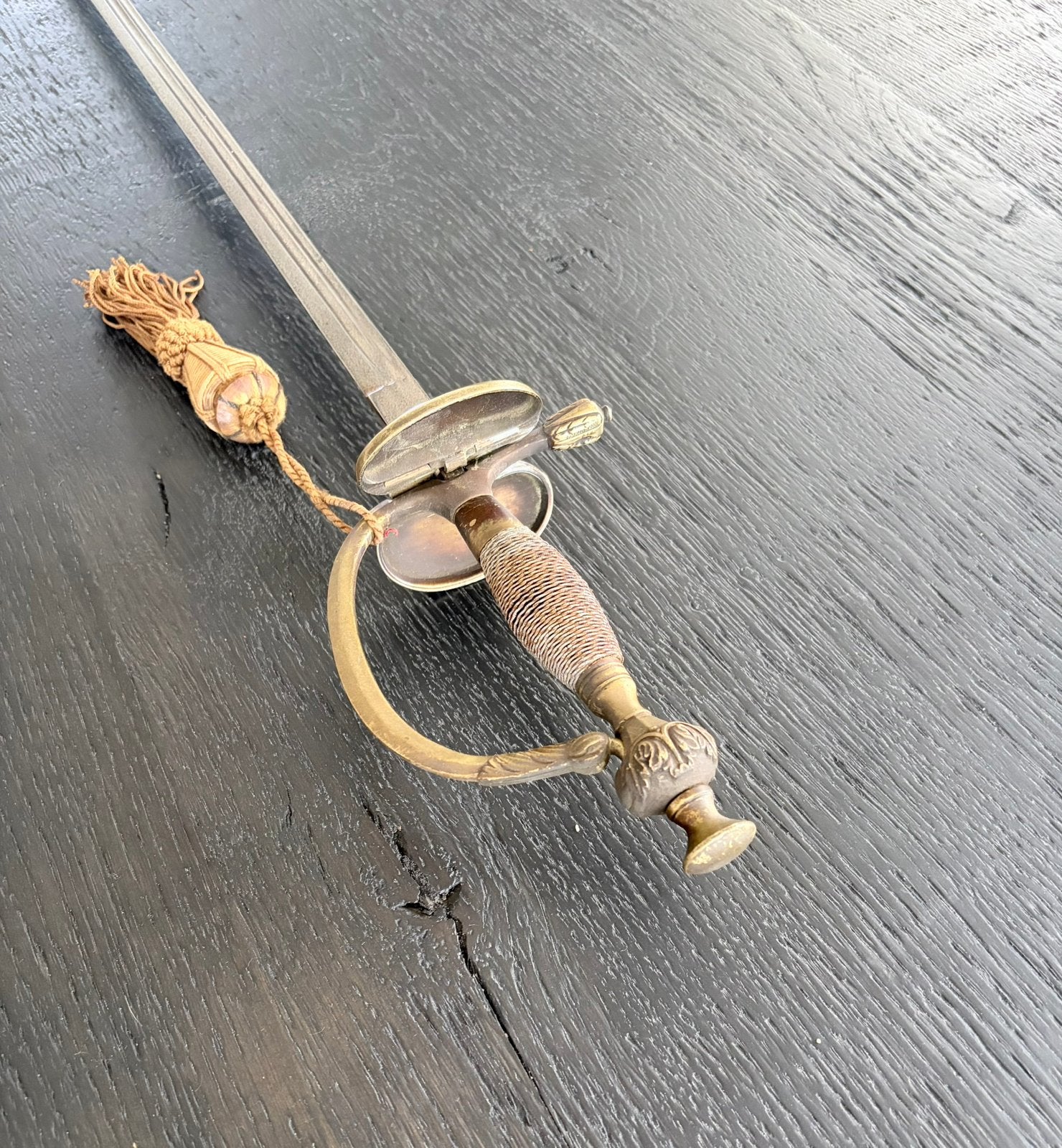 Te koop antiek degen 19e eeuw, Ophalen