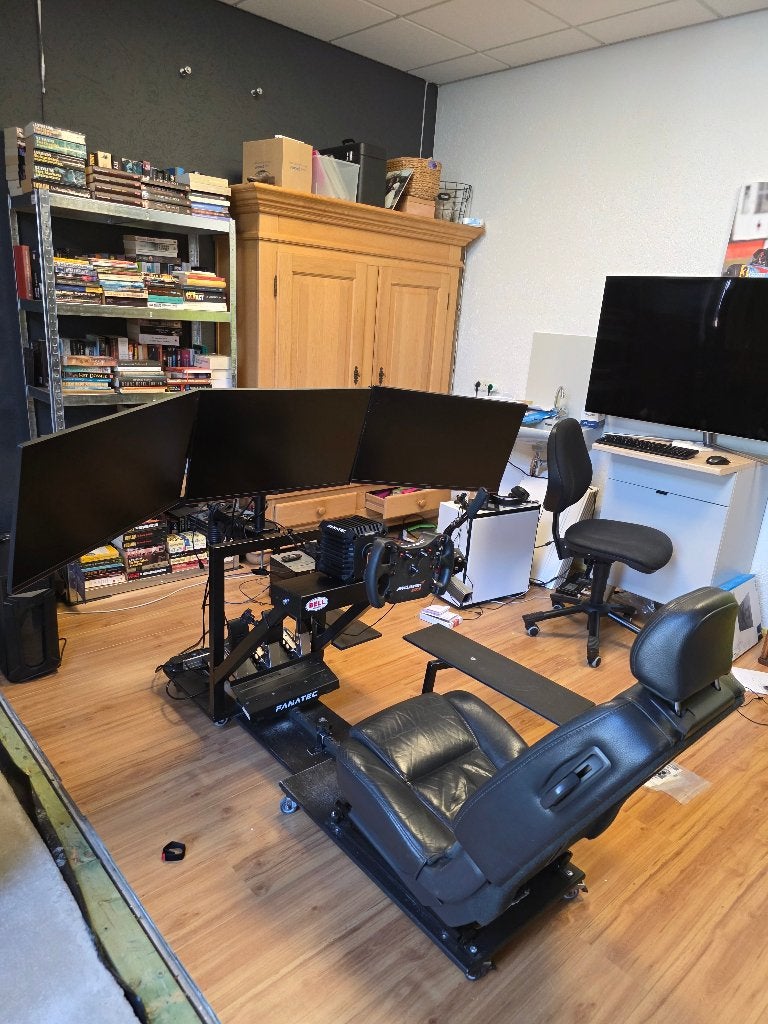 Race simulator - Fanatec setup - 3x 27 inch scherm, Ophalen, Gebruikt, Fanatec