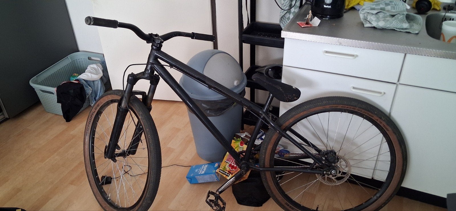 dirtjumper, Ophalen, Zo goed als nieuw, Schijfrem, Specialized