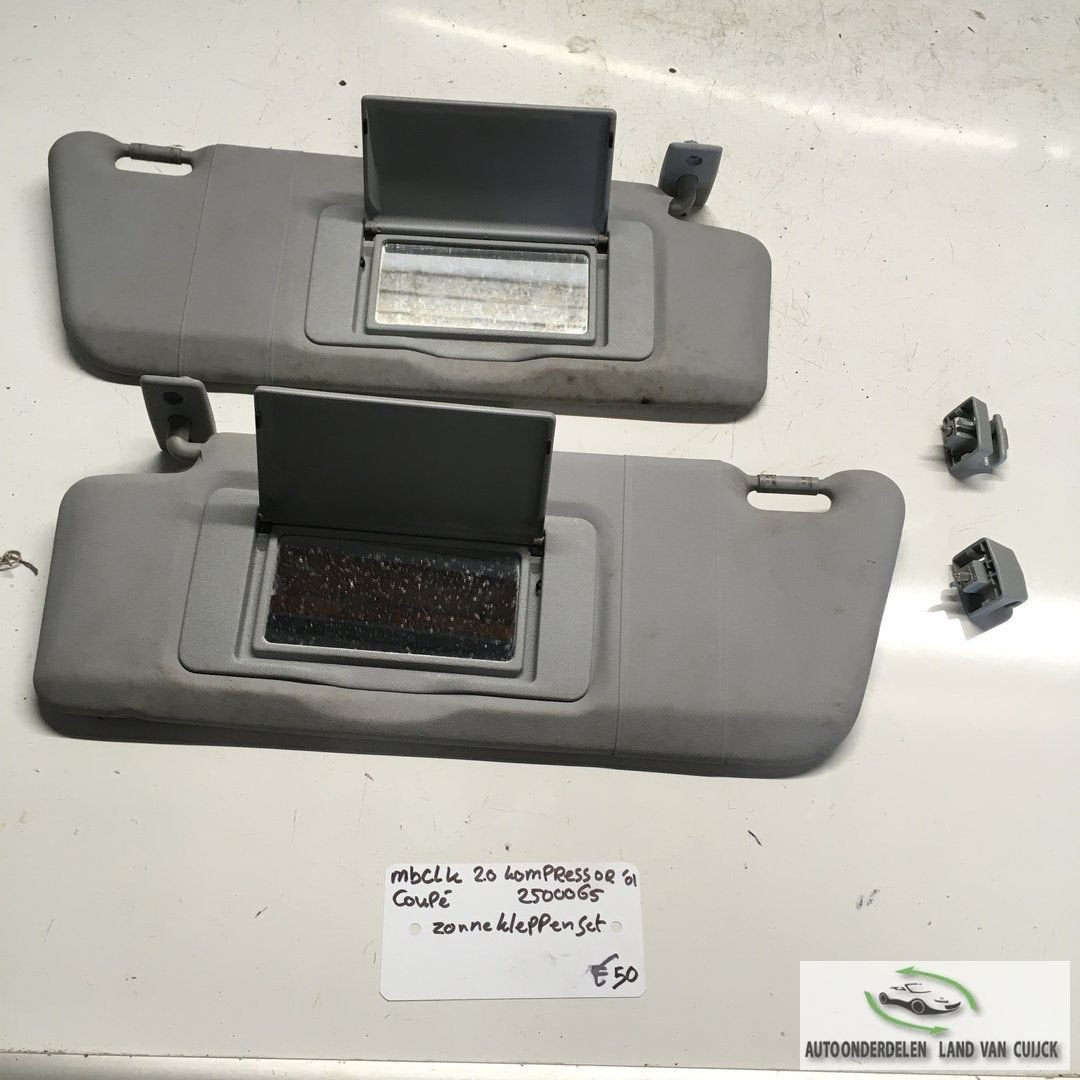 Mercedes CLK Cabrio 2.0 compressor 2000  Zonnekleppen set