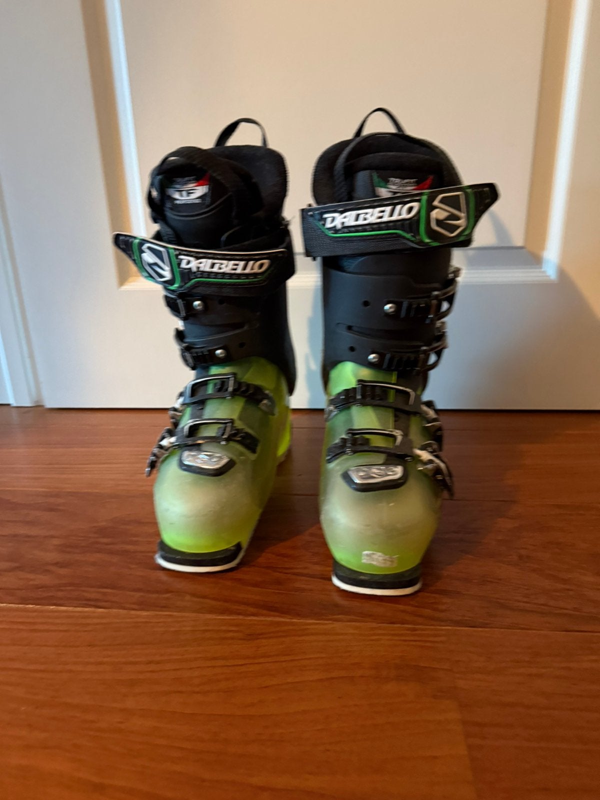 Skischoenen Dalbello (maat 40), Sport en Fitness, 160 tot 180 cm, Gebruikt, Schoenen, Skiën