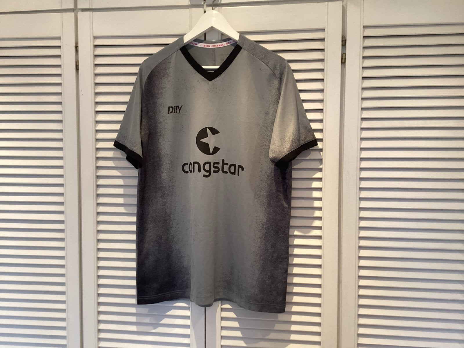 Grijs sportshirt St. Pauli congstar, Kleding | Heren, Maat 52/54 (L), Ophalen of Verzenden, Zo goed als nieuw, ST Pauli