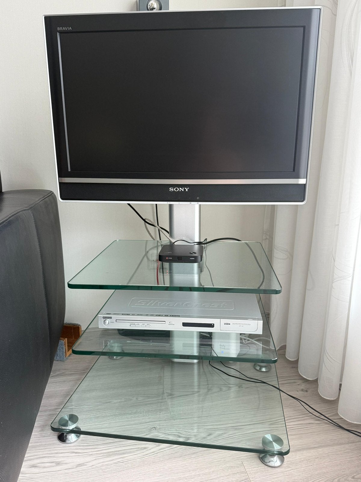 TV-meubel met glazen plateaus + Sony Bravia TV, Ophalen, Zo goed als nieuw, Metaal
