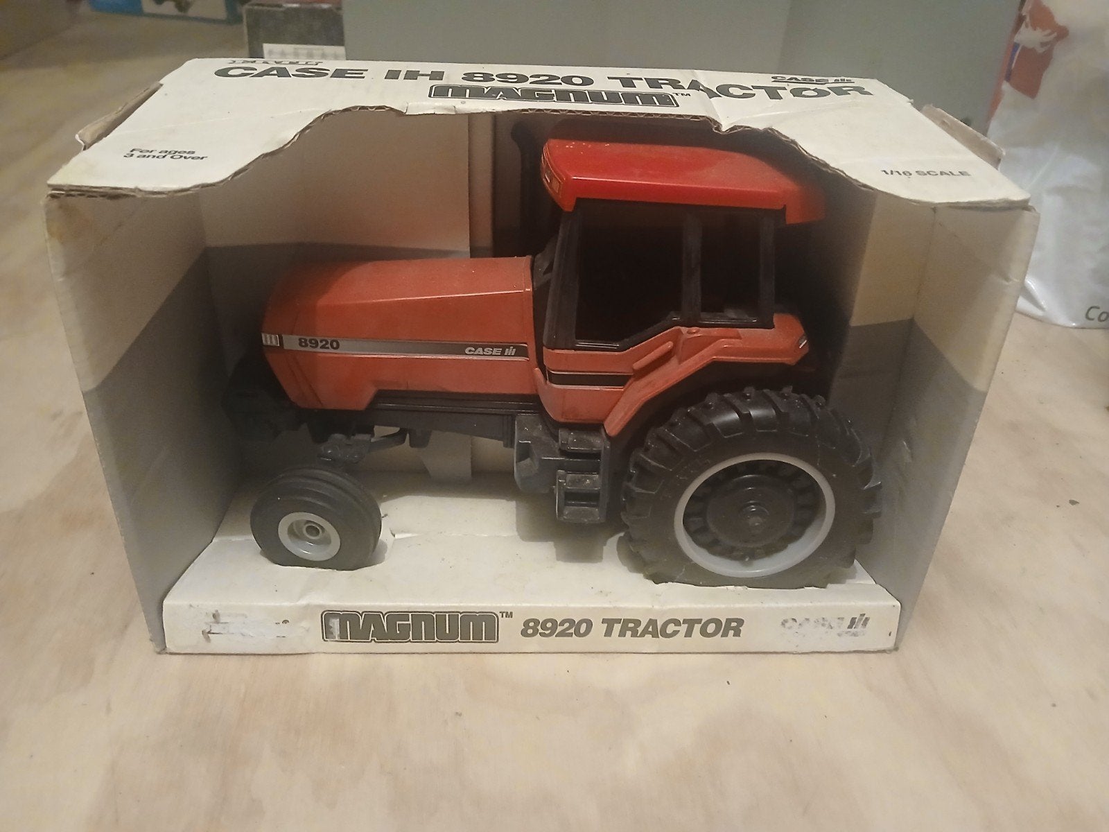 Ertl Case IH international magnum 8920 schaal 1:16, Ophalen of Verzenden, Nieuw, Tractor of Landbouw