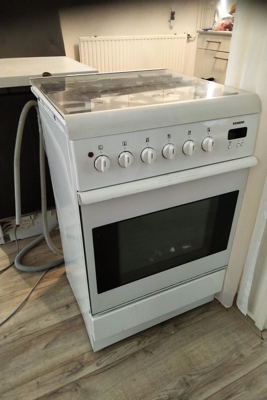 Siemens Gasfornuis met elektrische hetelucht oven, Witgoed en Apparatuur, Fornuizen, Ophalen, Gebruikt, Hete lucht, 4 kookzones