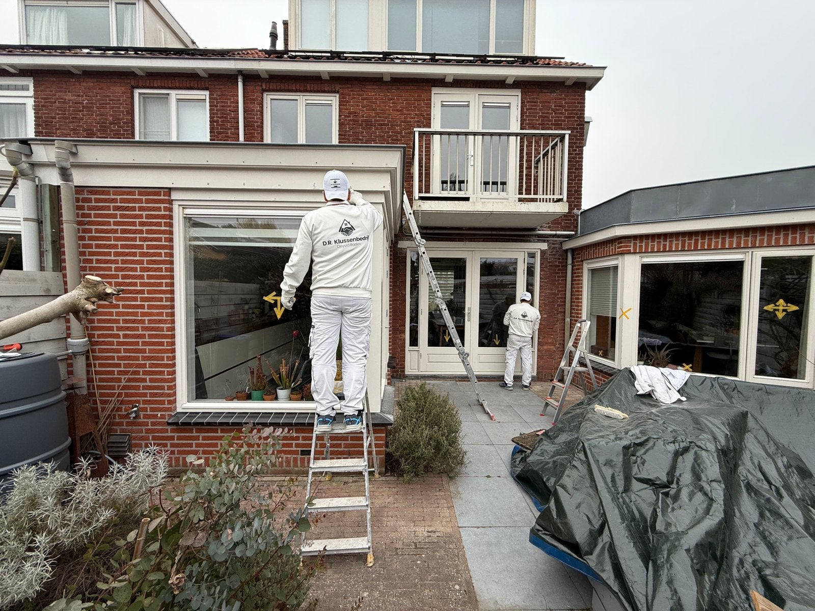 D.R. KLUSSENBEDRIJF  SCHILDERWERK • STUCWERK • RENOVATIE, Garantie, Behangen
