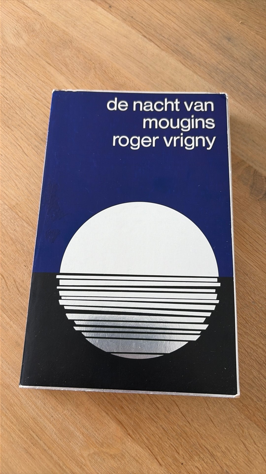 De nacht van mougins - Roger Vrigny, Ophalen of Verzenden, Gelezen, Europa overig