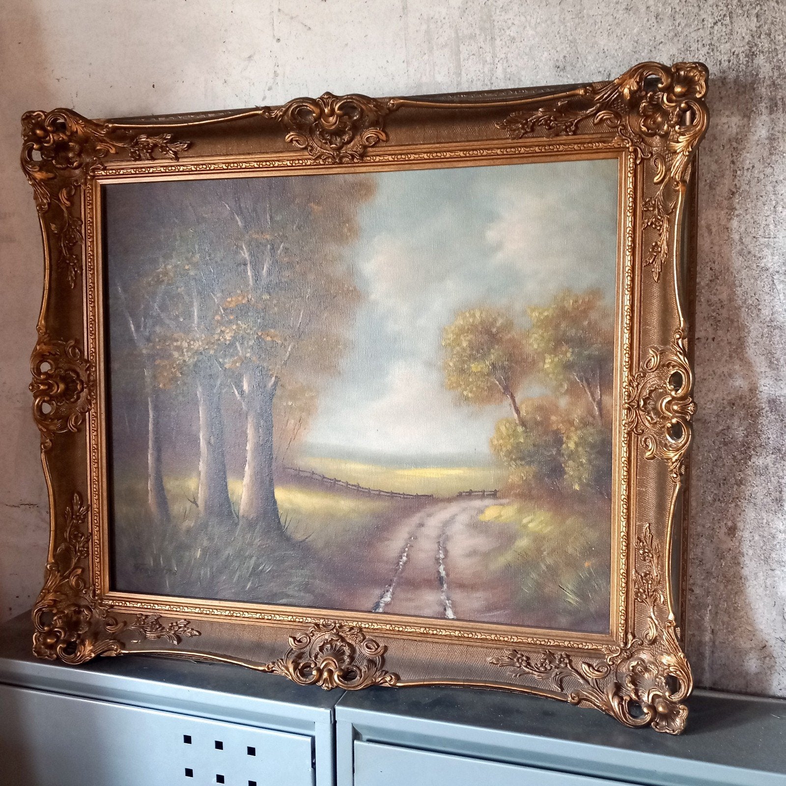 Schilderij: Landschap met bospad en gouden lijst, gesigneerd, Ophalen, Doek, Origineel werk, Landschap