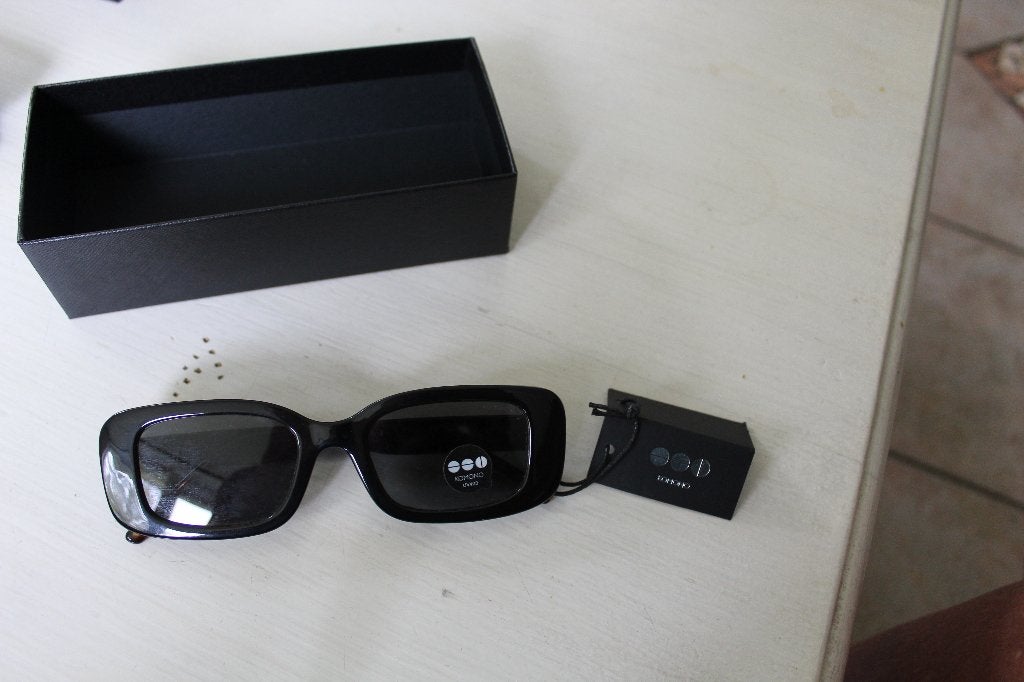 Komono marco black tortoise UV 400 ongebruikt nieuw 79,95, Overige merken, Zonnebril, Zwart, Nieuw
