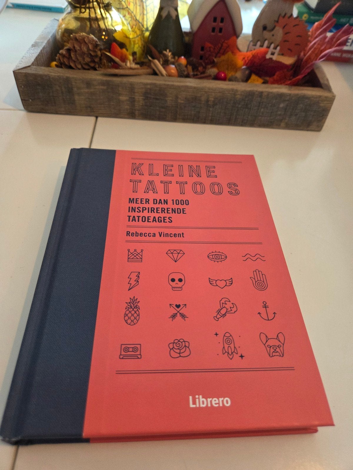 Kleine tattoos – Rebecca Vincent – 1000+ tattoo ideeën, Ophalen of Verzenden, Zo goed als nieuw, Overige onderwerpen