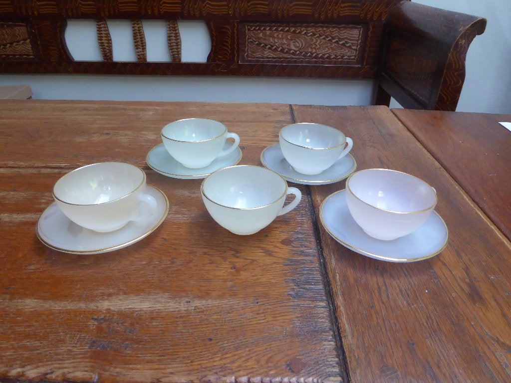 5 vintage opaline kopjes + 4 bordjes, Arcopal Harlequin, Ophalen of Verzenden