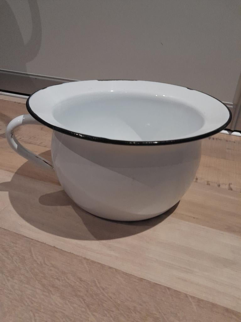 Wit emaille po met zwarte rand, Ophalen of Verzenden