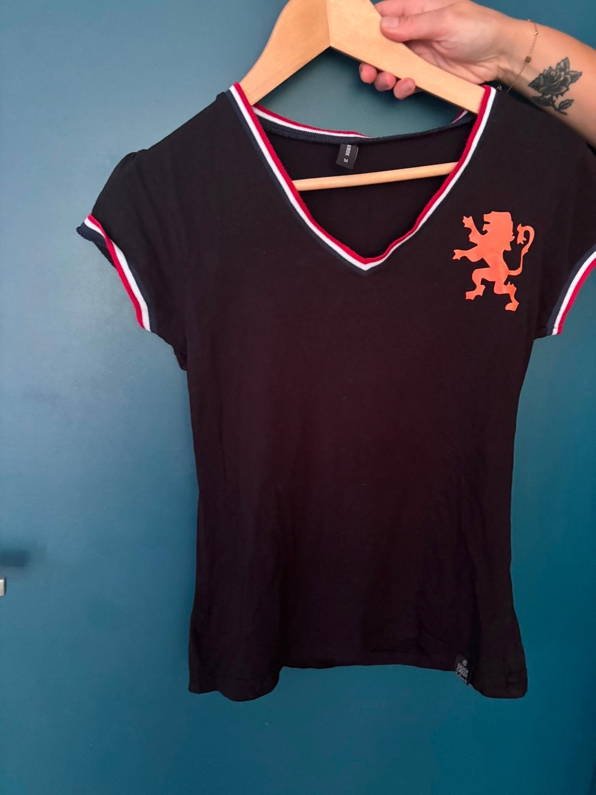 Oranje WK voetbal shirt dames - Zwart met leeuw, Zwart, Ophalen of Verzenden, Zo goed als nieuw, Korte mouw