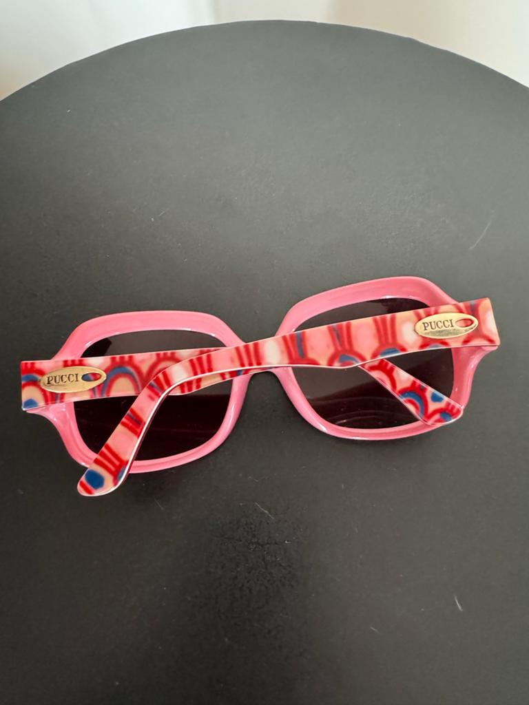 Emilio Pucci Roze Zonnebril met Gekleurde Poten €279 nieuw, Overige merken, Zonnebril, Verzenden, Zo goed als nieuw