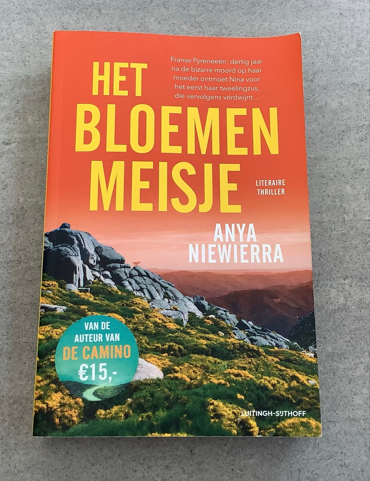 Het Bloemenmeisje - Anya Niewierra (Thrillerprijs 2020), Ophalen of Verzenden, Zo goed als nieuw