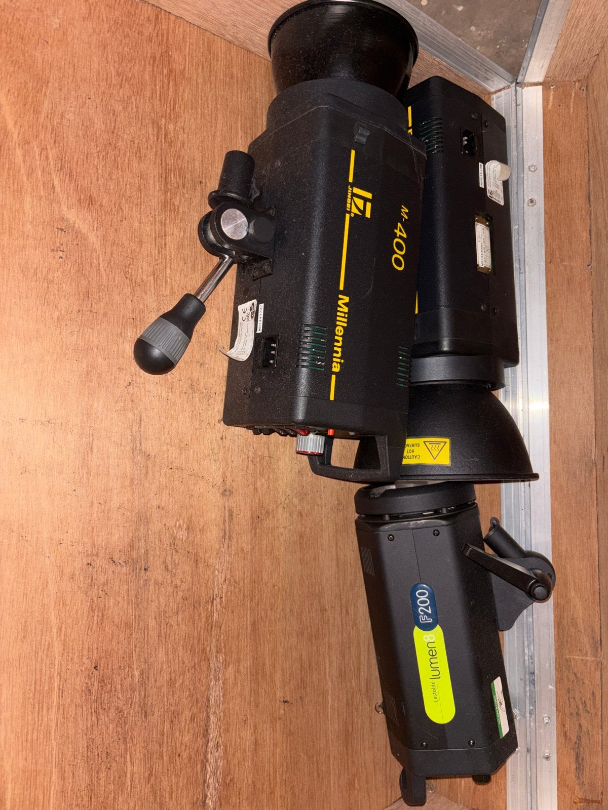 Drie studioflitsers: Jinbei Millennia M-400 en Lumen F200, Ophalen, Gebruikt, Studioflitser, Overige merken