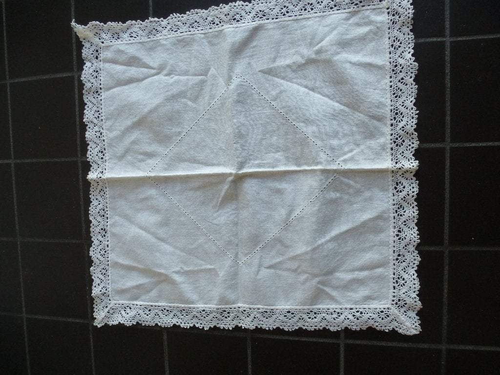 kleedje open naaiwerk, Ophalen of Verzenden, Zo goed als nieuw, Handborduren, Overige typen