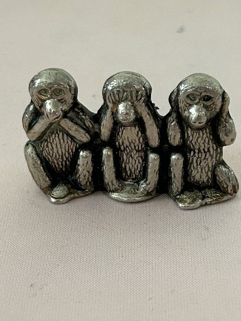 Miniatuur beeldje drie wijze aapjes horen zien zwijgen, Ophalen of Verzenden, Zo goed als nieuw, Dier