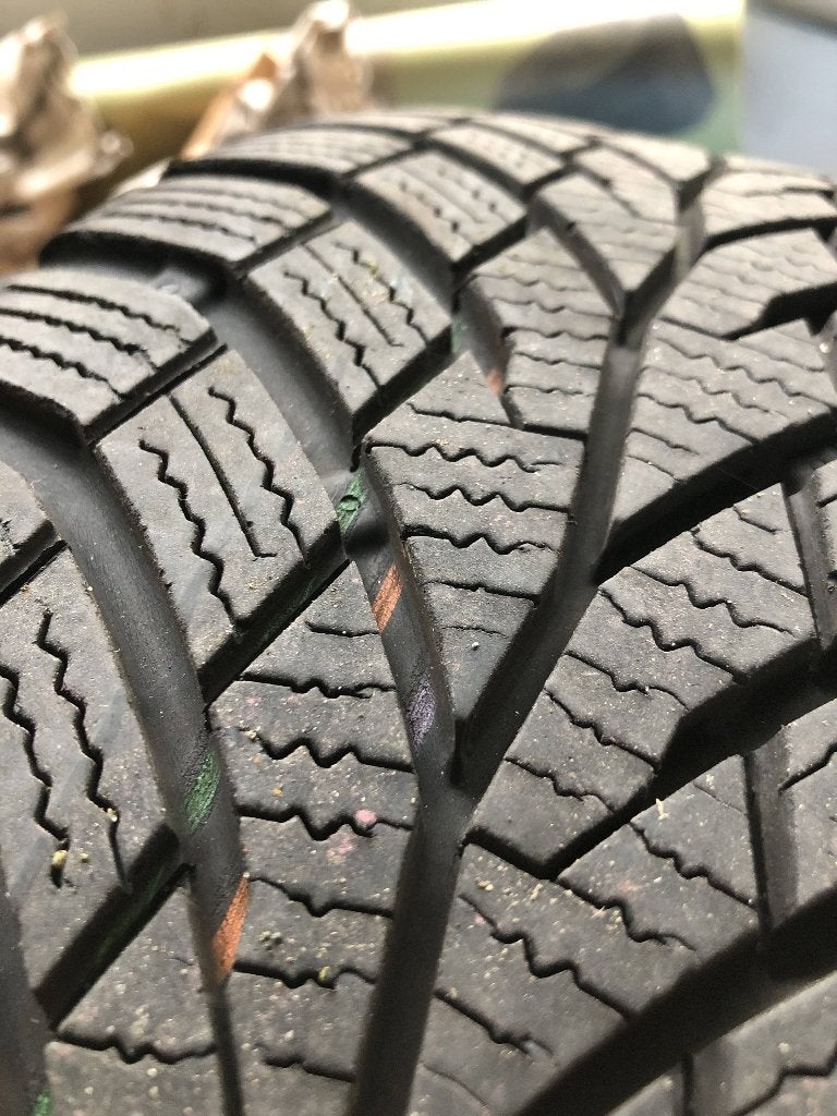Volvo steel wheels with Continental winter tyres, Ophalen, Volvo