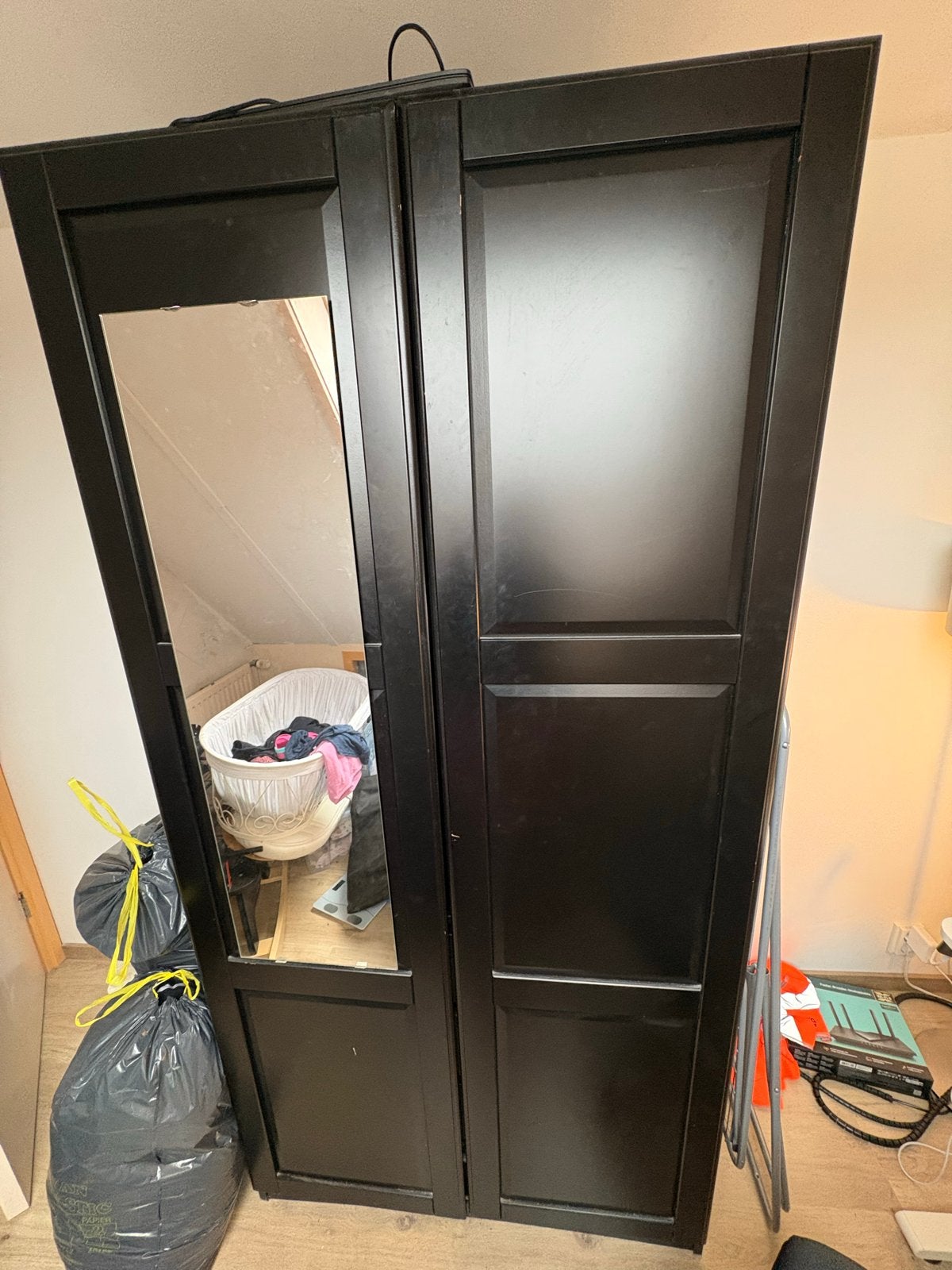 Zwarte IKEA Pax kast met spiegeldeur en lades, Ophalen, Overige materialen, Gebruikt, 100 tot 150 cm