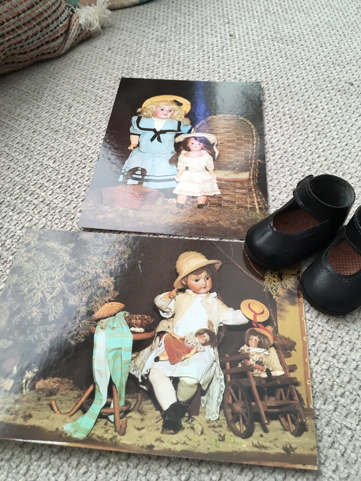 Poppen schoentjes en ansichtkaarten van poppen., 1980 tot heden, Ongelopen, Overige thema's