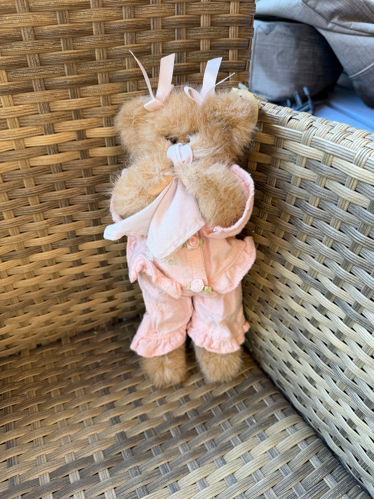 Schattige knuffelbeer Bearington in roze pyjama, Beer, Ophalen of Verzenden, Zo goed als nieuw, Met kleding of accessoire