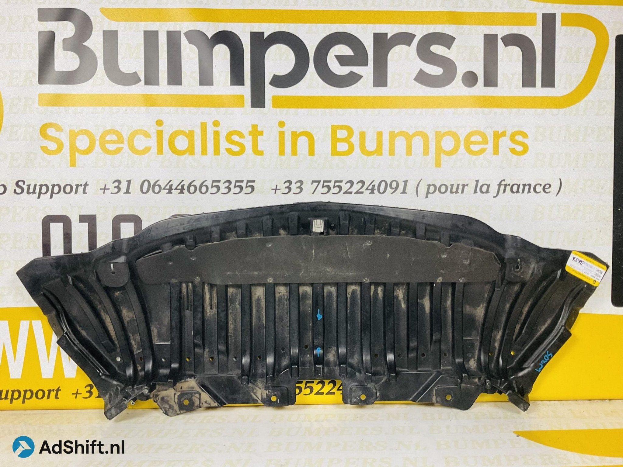 Bumper lip Mercedes C Klasse W205 A2055200000 Onderplaat 2-L