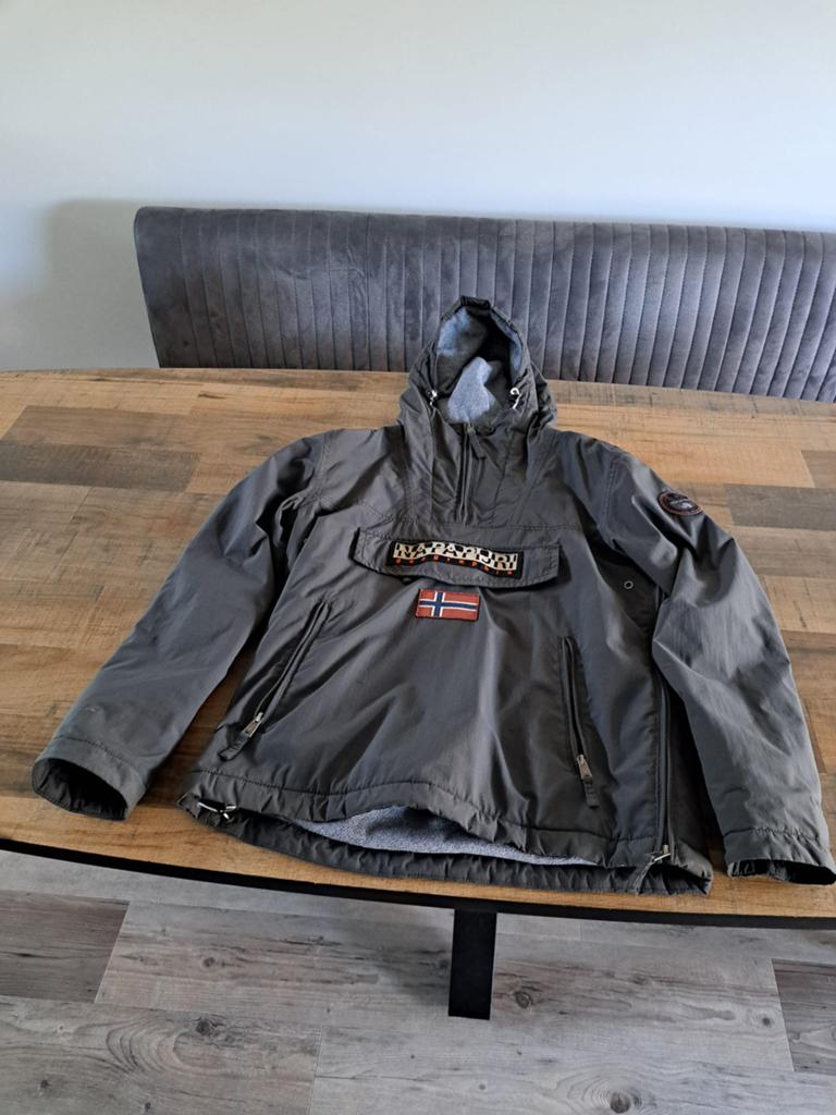 Napapijri jas maat M, Kleding | Heren, Jassen | Winter, Ophalen of Verzenden, Gedragen, Maat 48/50 (M), Grijs