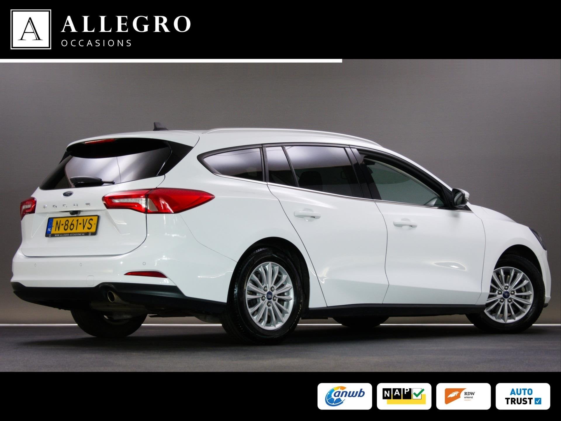 Ford Focus Wagon 1.0 EcoBoost Hybrid Titanium X (APPLE CARPL, 1328 kg, Gebruikt, Wit, Origineel Nederlands
