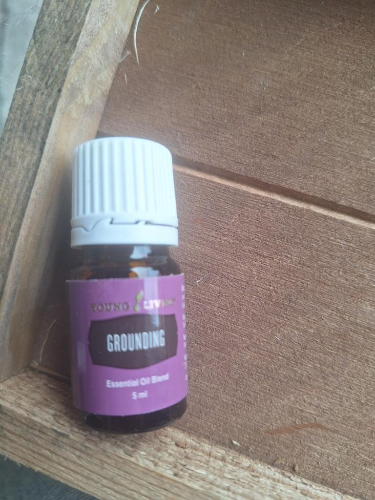 Young Living Grounding, Ophalen, Zo goed als nieuw, Aroma