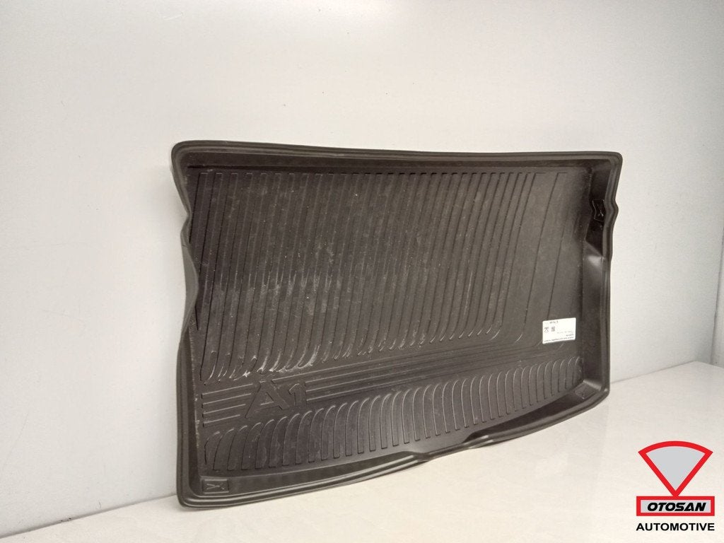 Audi A1 82A Kofferbakmat Rubber Origineel! 82G061180, Gebruikt, AUDI AG, Auto-Union-Strasse 1
85045  Ingolstadt, DE, Kundenbetreuung@audi.de