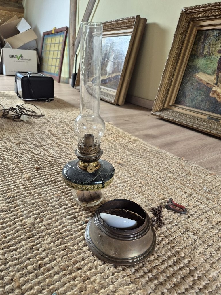 Antieke Olielamp (Petroleumlamp), Ophalen