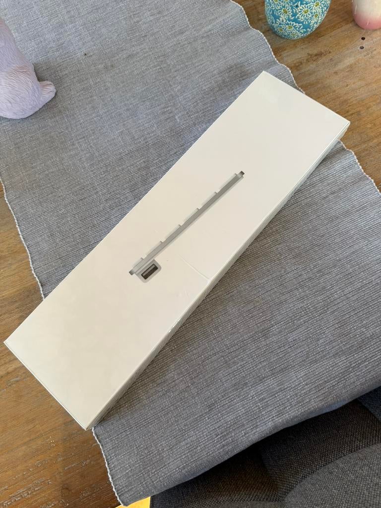 Apple usb wired Keyboard with Numeric | NIEUW GESEALD, Ophalen of Verzenden, Numeriek, Nieuw, Bedraad