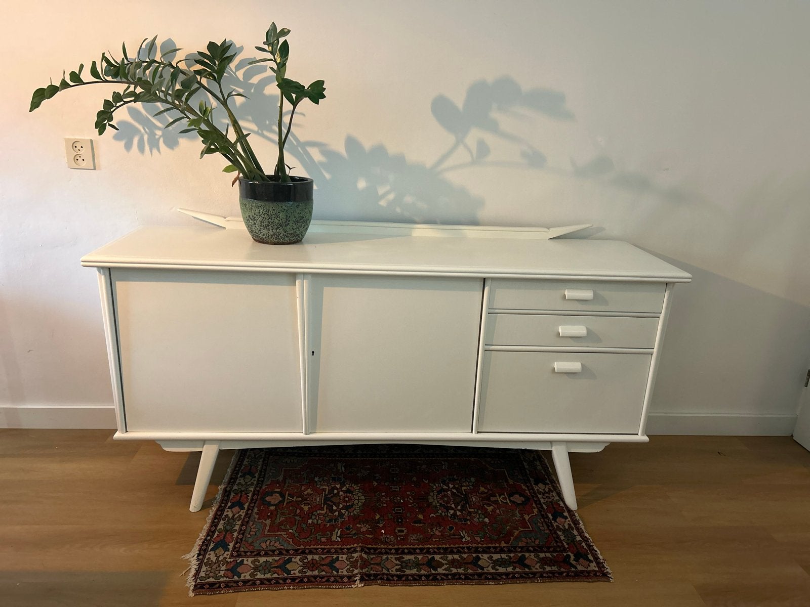 Vintage wit dressoir met lades en deuren, Ophalen, Gebruikt, Mid century, 150 tot 200 cm