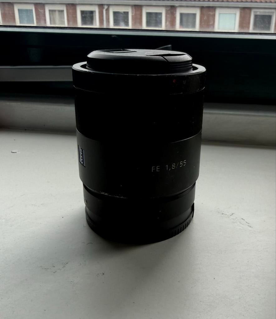 Sony Zeiss FE 1.8/55 lens met lichte gebruikssporen, Ophalen of Verzenden, Zo goed als nieuw, Standaardlens