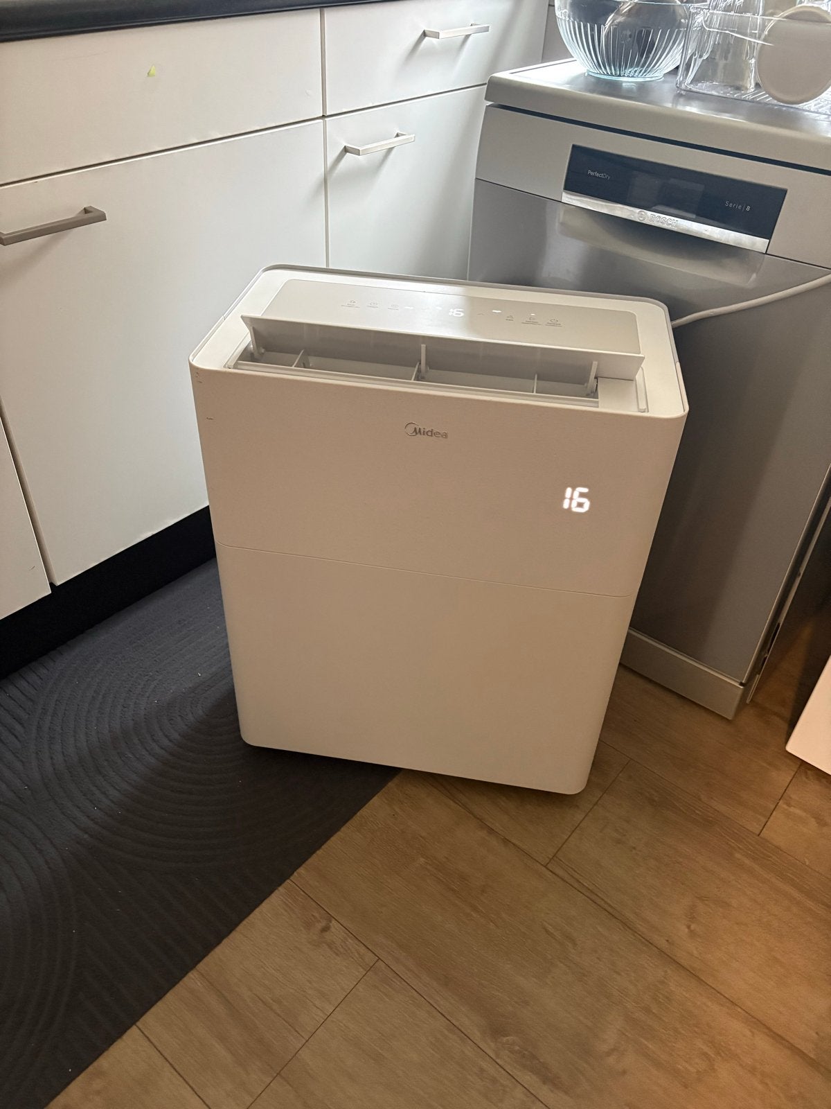 Midea Mobiele Airco met Buitenunit 12000BTU, Witgoed en Apparatuur, Ophalen, Gebruikt, -, Minder dan 60 m³