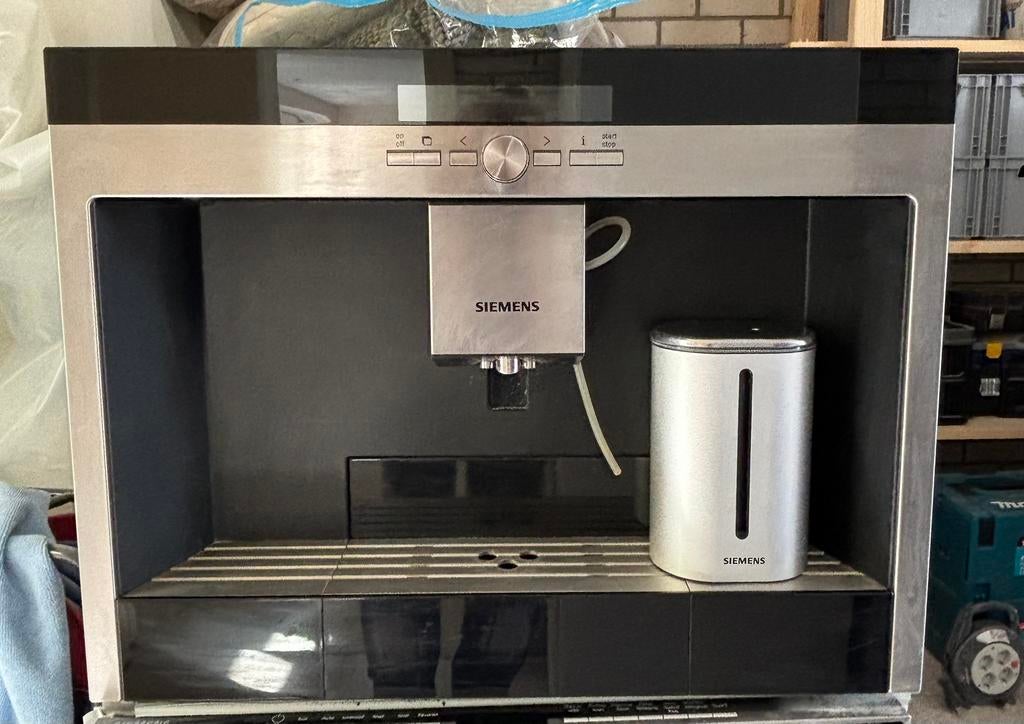 Siemens inbouw koffiemachine TK76K572, Ophalen, Gebruikt, 10 kopjes of meer, Koffiemachine