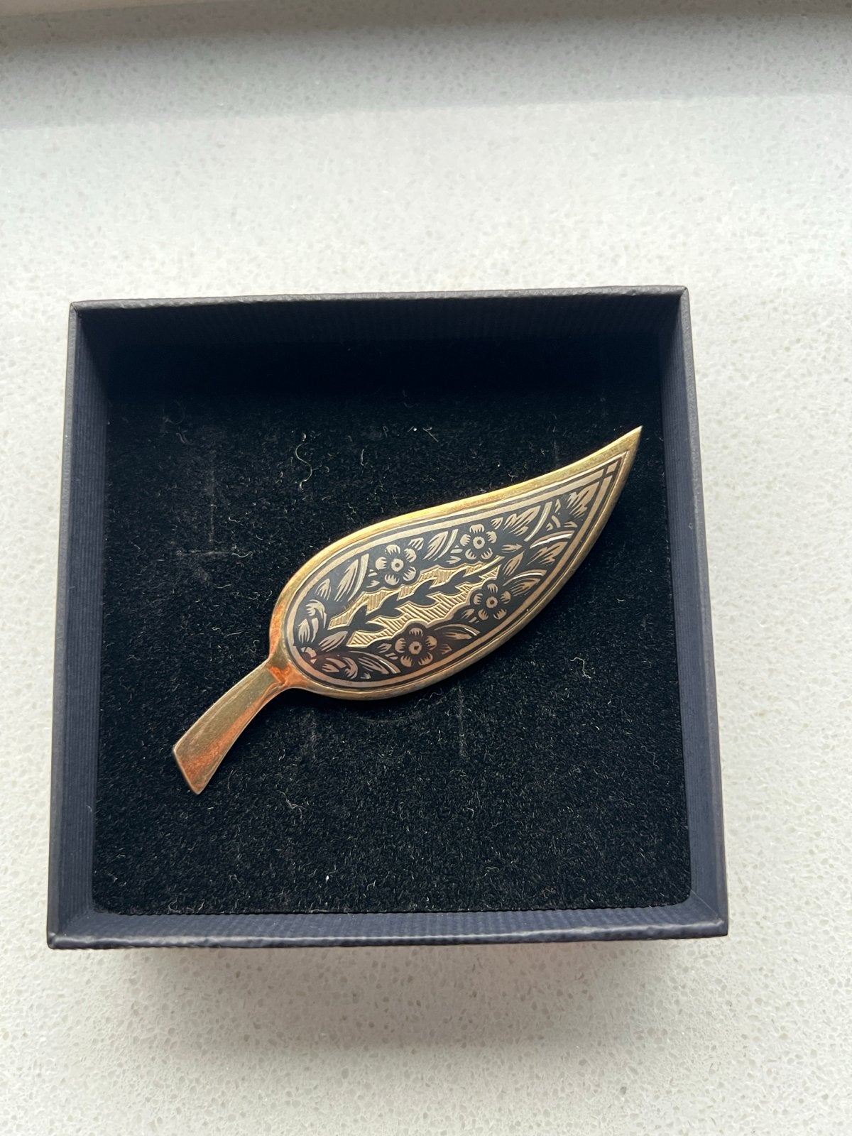 Vintage 925 Zilveren Niello Broche - Bladmotief, Ophalen of Verzenden, Gebruikt, 7 tot 10 cm, Zilver