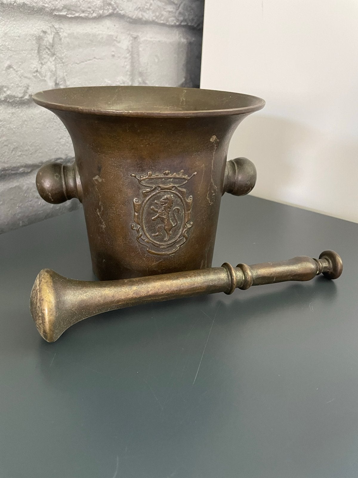 Antieke Bronzen Vijzel met Stamper - Leeuwenmotief, Ophalen of Verzenden, Brons