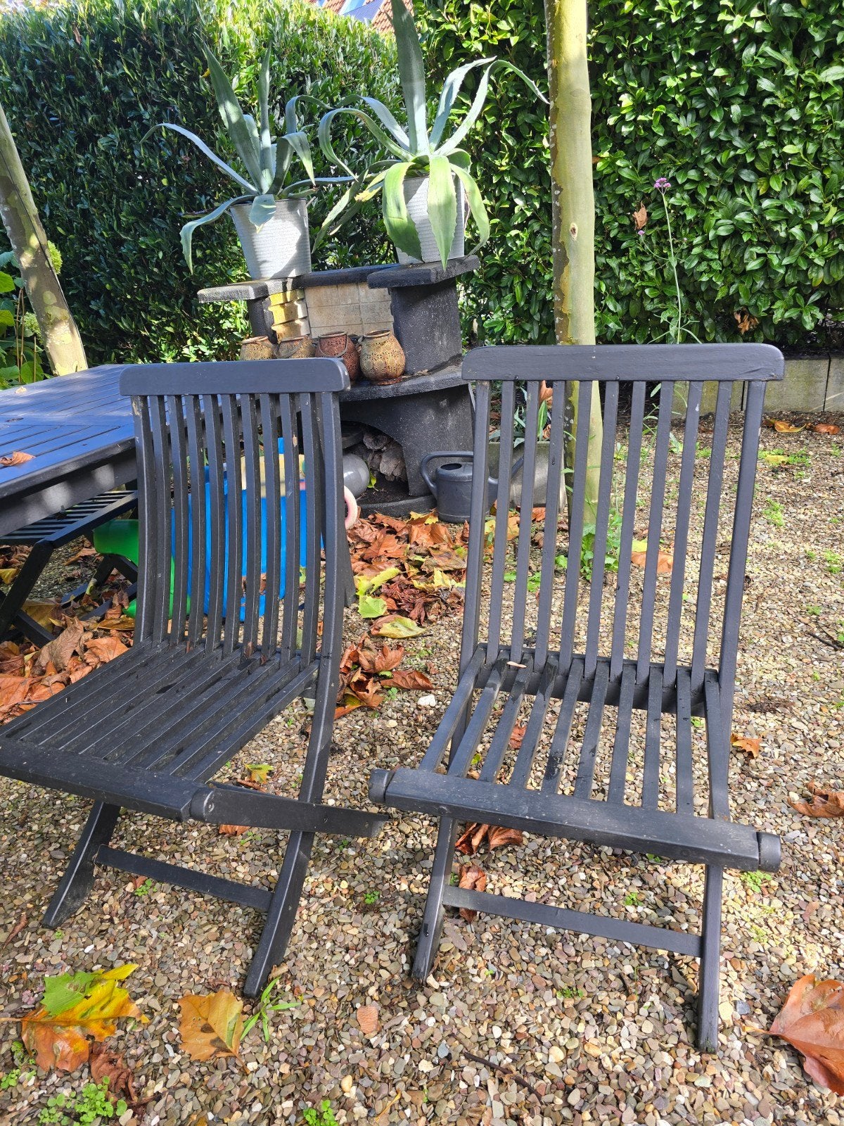 5x Hardhouten stoelen + 1x bankje, Ophalen, Gebruikt, Zwart, Buiten stoelen